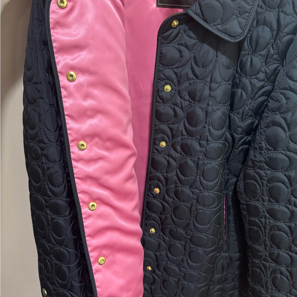 Coach Women's Black Quilted C’s Puffer Jacket. - NWT (Size: Large) - Picture 4 of 8